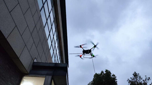 آخر أخبار الشركة حول تحليل مقارن للطائرة بدون طيار MYUAV FC30X والعملية التقليدية لتنظيف الجدران الخارجية اليدوية على ارتفاعات عالية