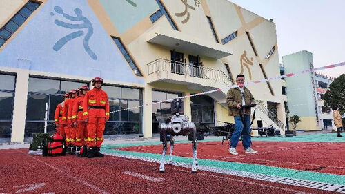 آخر أخبار الشركة حول تمرين محاكاة النار بواسطة الطائرات بدون طيار والروبوتات