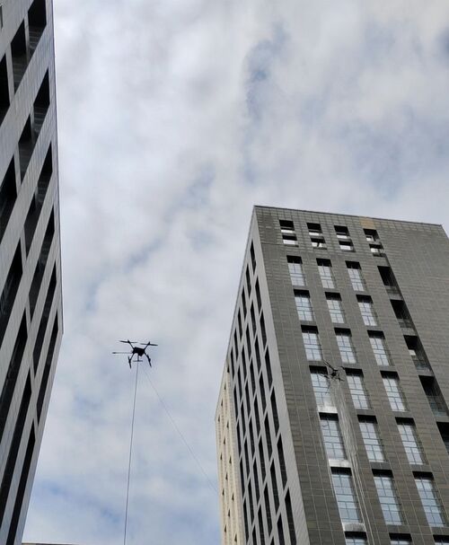 آخر أخبار الشركة حول تشغيل الطائرات بدون طيار MYUAV المزدوجة: مجموعة عالية ومنخفضة تعيد تعريف التنظيف الجوي