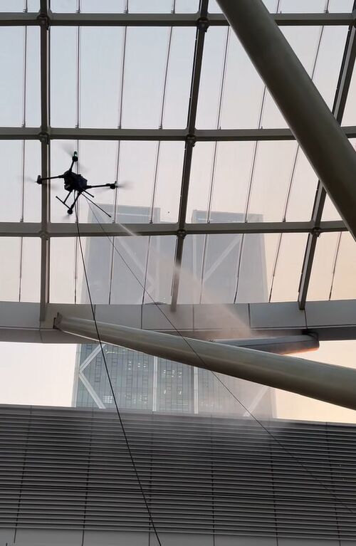 آخر أخبار الشركة حول تُكمل طائرة MYUAV M400X لتنظيف الأماكن بنجاح عملية تنظيف دقيقة في مساحة داخلية كبيرة